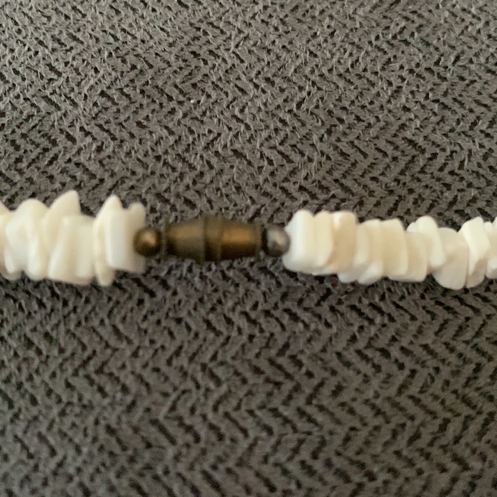 2 shell necklaces - Picture 6 of 7